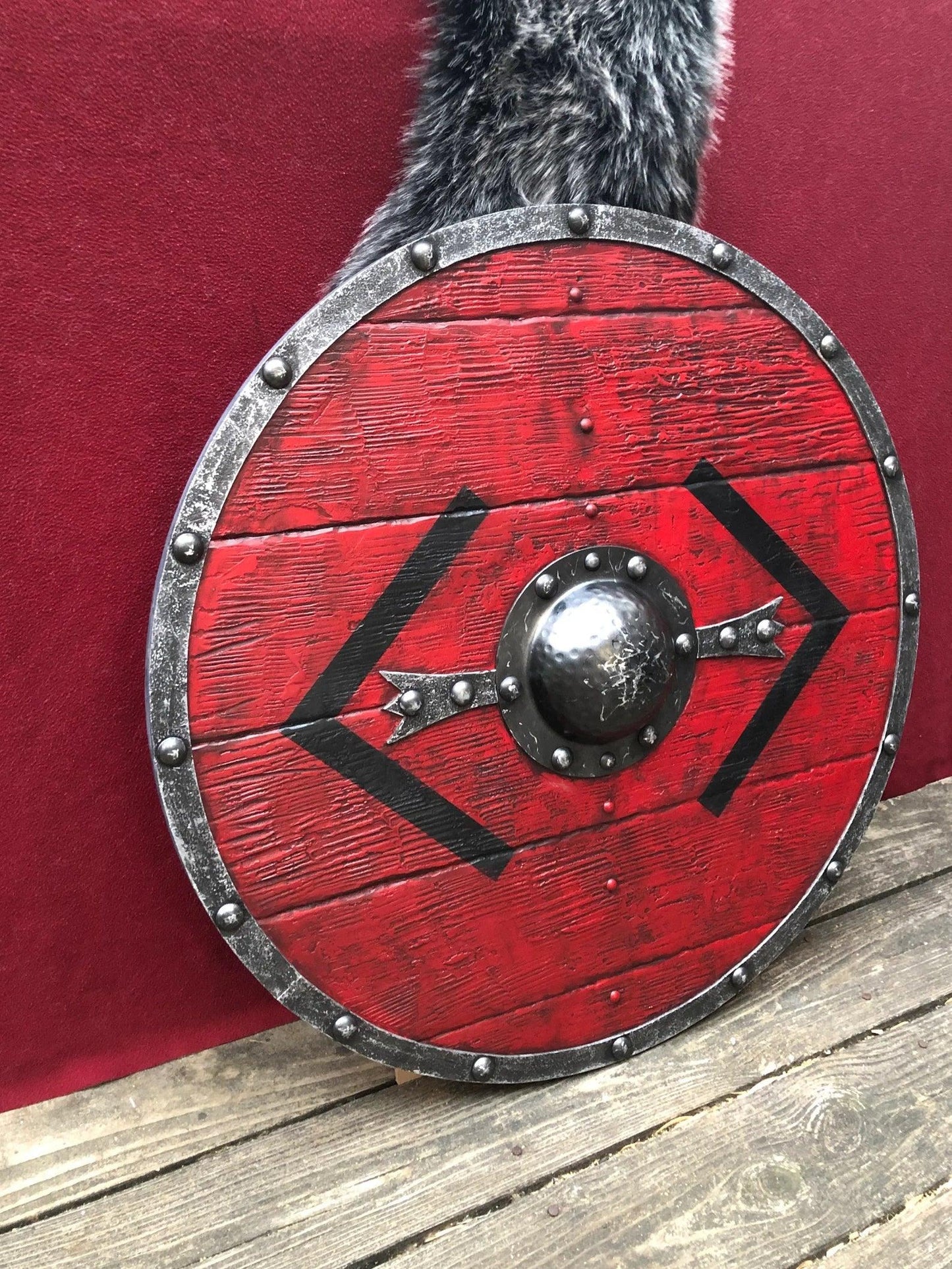 Björn Ironside Wikingerschild aus Holzbrettern, 24"