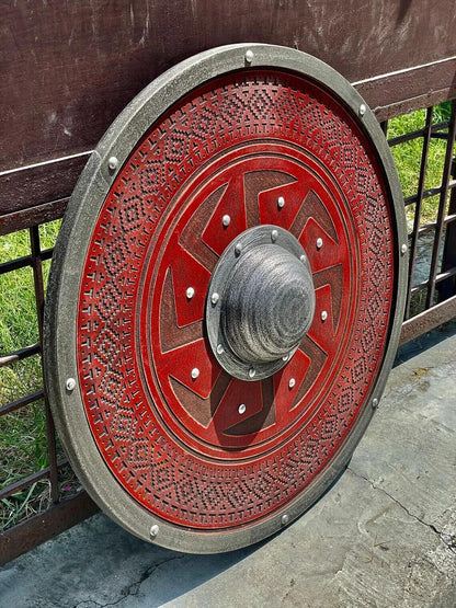 Roter geschnitzter Kolovrat-Sonnenschild aus der Wikinger-Slawen-Dynastie, 24" 